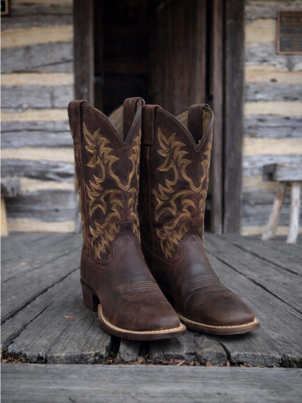 Ariat BROWN ROUNDED TOE COWBOY WESTERN boots 10.5 EE LEATHER